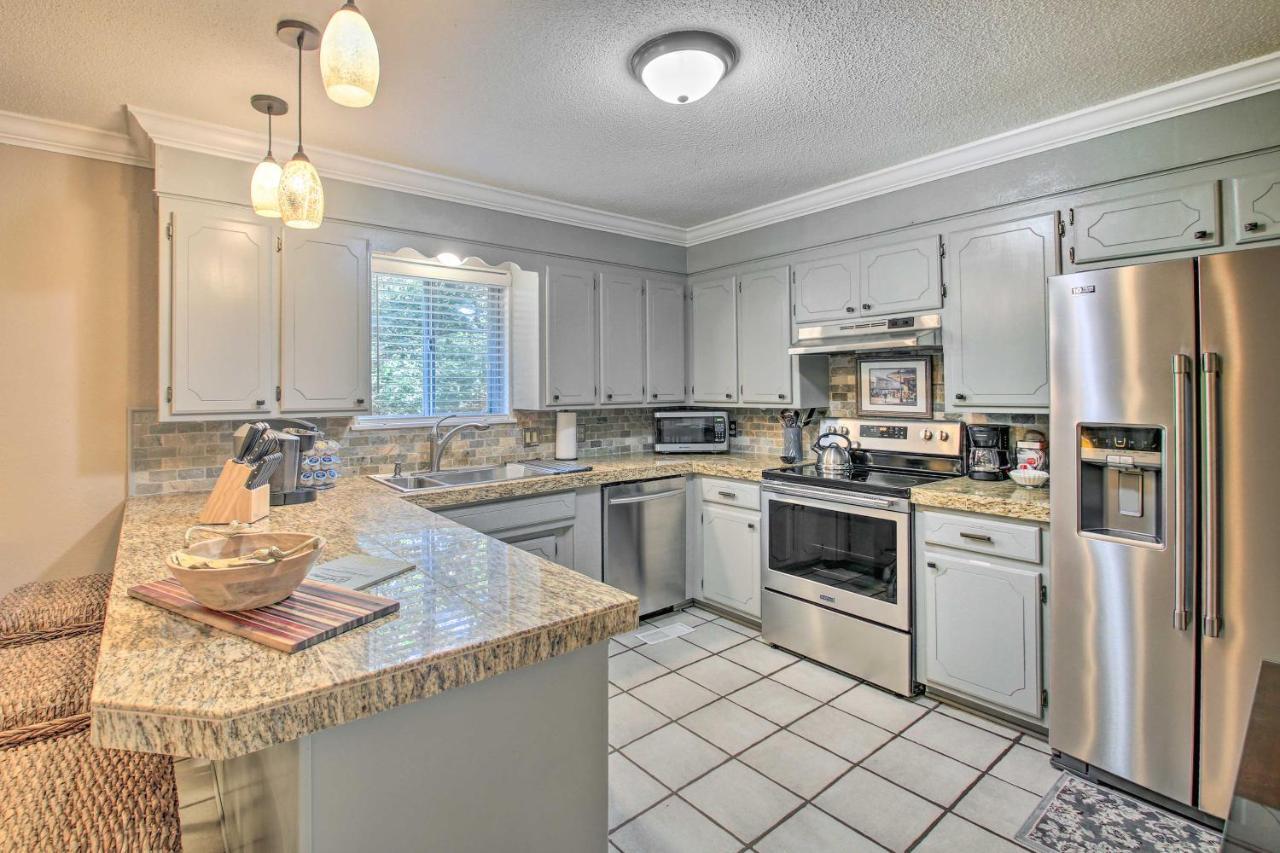 Charming Hot Springs Home With Sunroom And Yard Экстерьер фото
